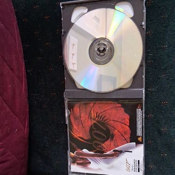 James Bond: An Interactive Dossier PC Game - Picture 4 of 6